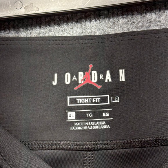 Jordan Women's Black Tight Fit Active Biker Shorts Red Trim Size XL - Picture 2 of 9